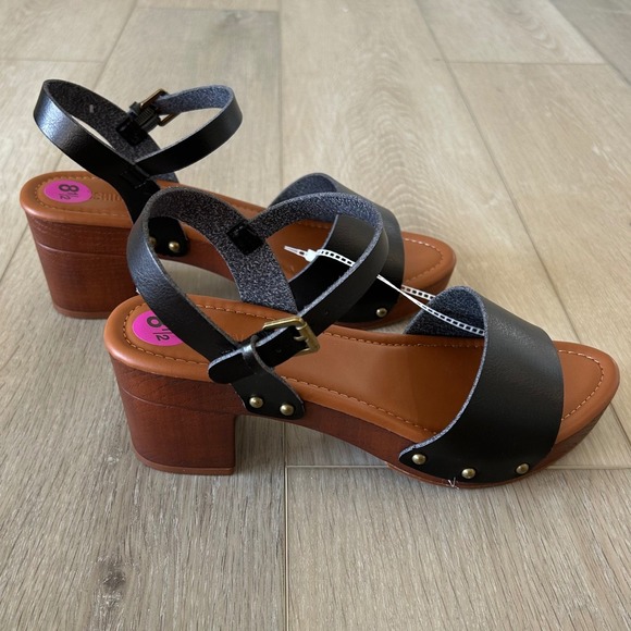 Cushionaire Sloan Black Faux Leather Studded Platform Clog Sandals Womens 8.5 M - Picture 3 of 9